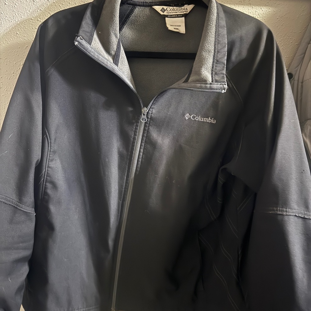 Columbia Women's Black and Gray Performance Jacket